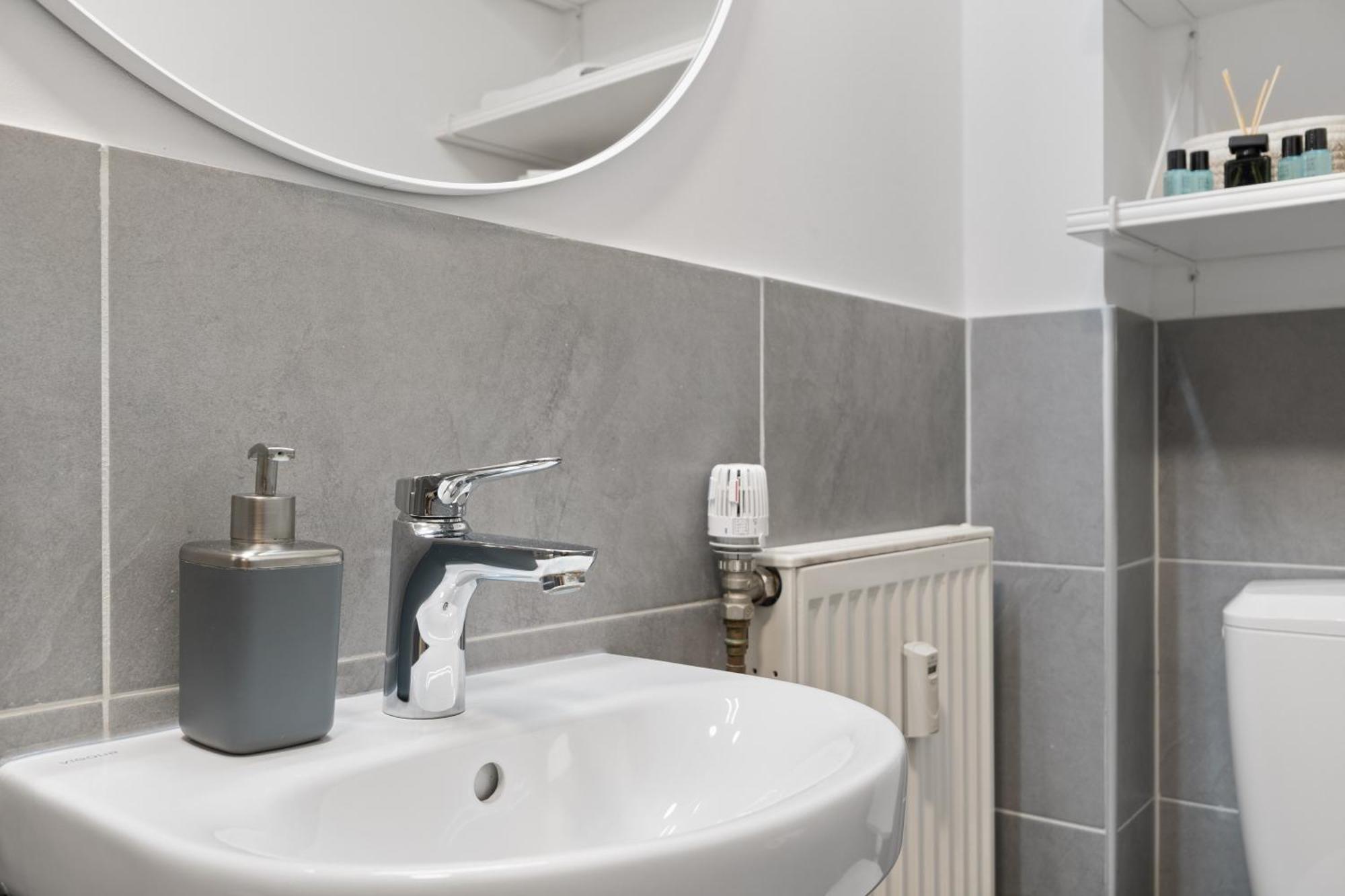 Modernes Apartement Am Rhein In Ruhiger Lage Köln Dış mekan fotoğraf